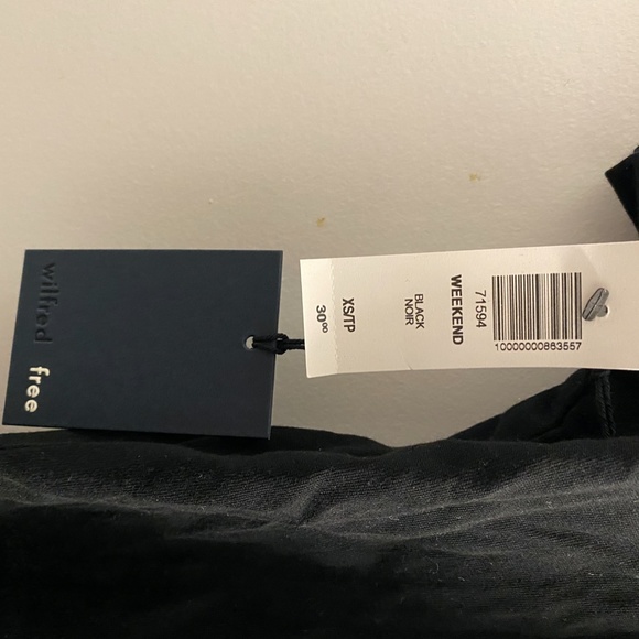 [SOLD] Aritzia Wilfred Free Weekend T-Shirt - Picture 3 of 3